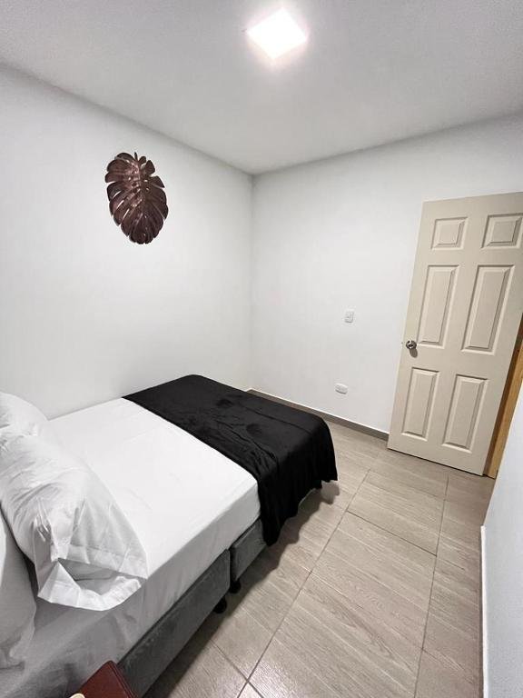 Finca Quimbaya Quindio piscina Finca familiar descanso paisaje cafetero finca tipica campesina alquiler por dias finca cerca del parque de los arrieros parque del cafe Panaca juegos niños cómodas habitaciones Amplios baños